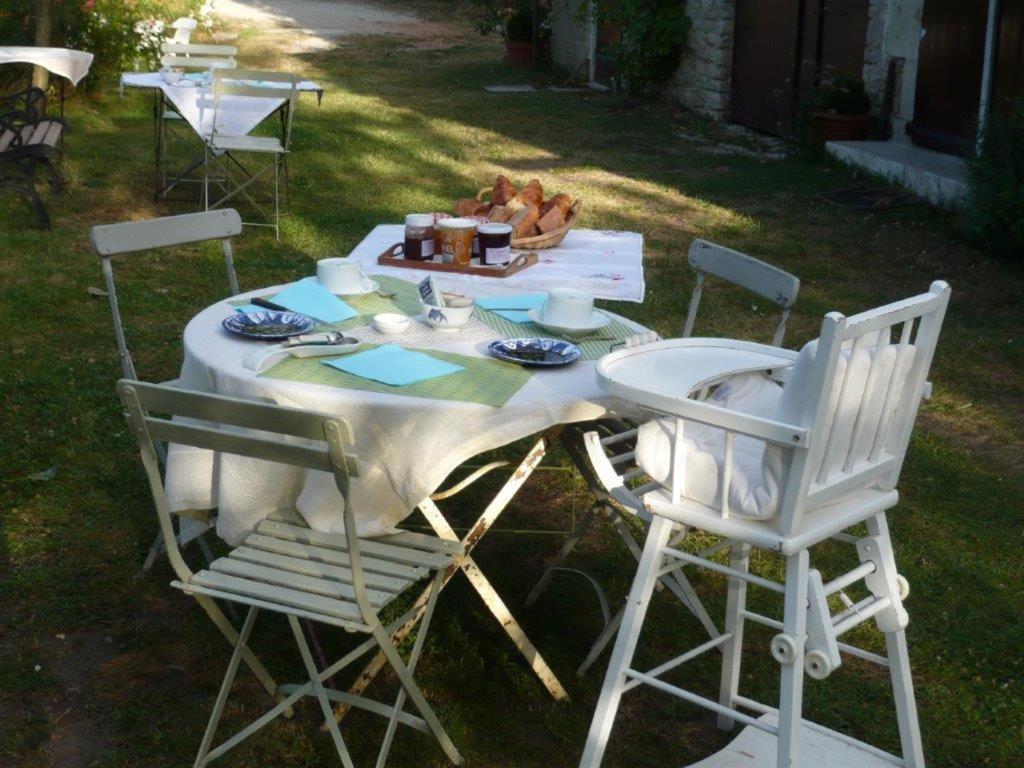 La Thibaude - Livry Bed & Breakfast Livry  Bagian luar foto